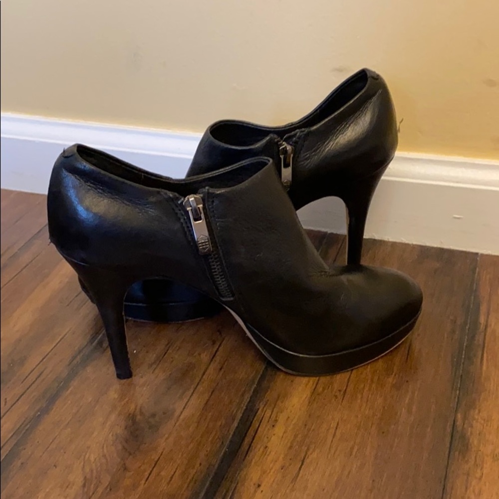 Vince Camuto zip up heel booties